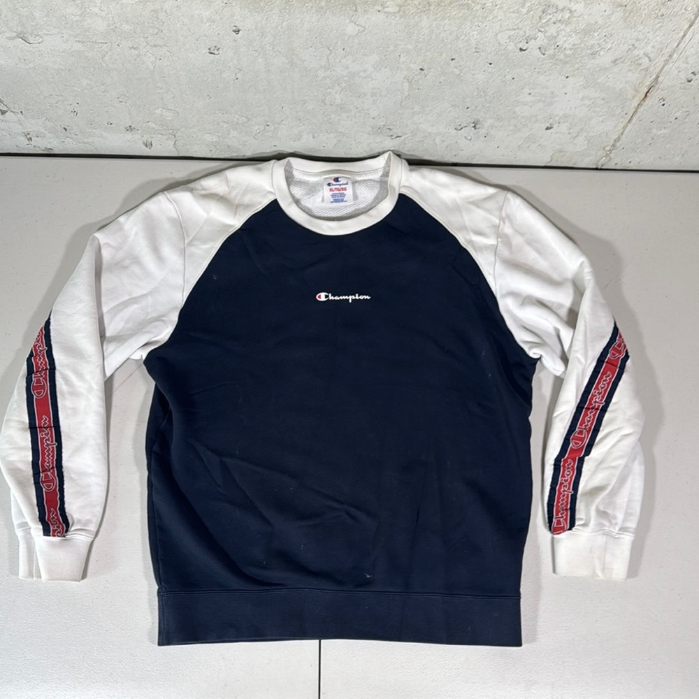 Champion Men's Black and White Sweater